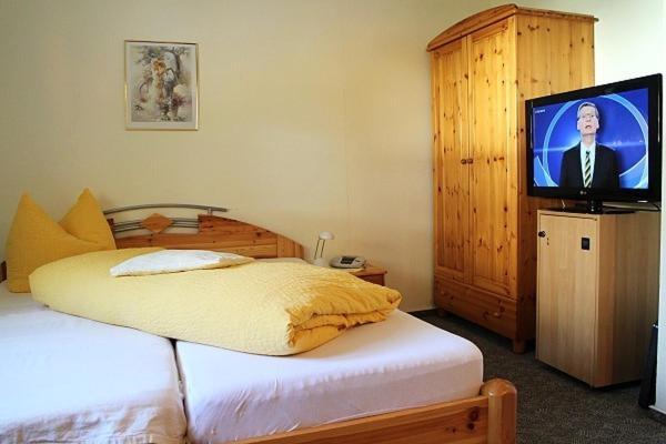 Hotel-Pension Thome Hinterzarten Rom bilde